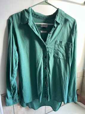 Universal Thread Teal Button-Down Long-Sleeve Shirt